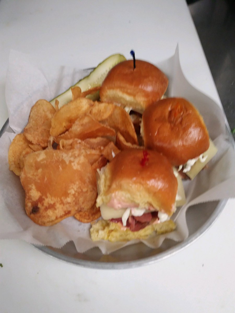 CaseysPubGrille's tweet photo. APRIL IS #CornedBeef MONTH @CaseysPubGrille! Come to Caseys for Detroit's finest #Grobbels corned beef from @EasternMarket! Half pound servings hot &amp; hand sliced-same price as a regular sandwich! Anyway you like it-on rye, in a Reuben or on sliders!#CaseysofWalledLake #eatlocal https://t.co/ZFExSuEP83