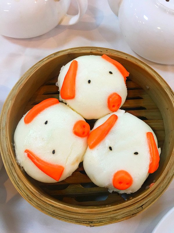 FreebiesUs_'s tweet image. Custard Buns
Location: Joy Luck Palace, 98 Mott Street, NYC
Served dim sum and authentic chinese food.
#buns  #NYC #chinatown #nycchinatown #newyorkcity #nycfood #chinesefood  #dimsum #dining #nycrestaurant #eatingnyc #NYC #pig #custardbuns #cute