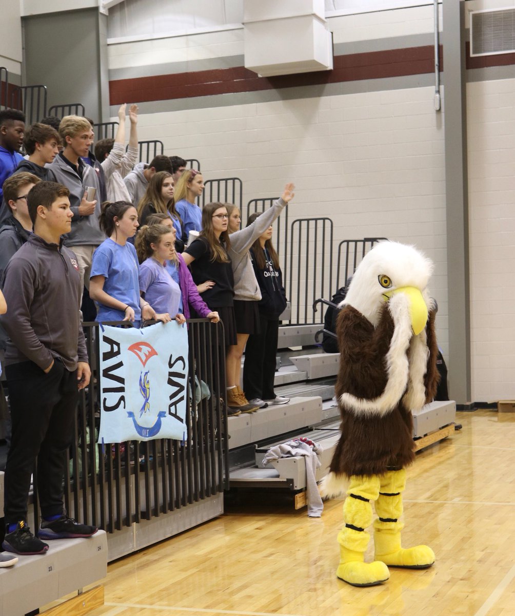 ecs_eagles's tweet photo. The #HouseOlympics event was a fun, competitive, action-packed afternoon for the upper school Houses! #Allender #Avis #Collums #Neal https://t.co/snbkPR6cuS