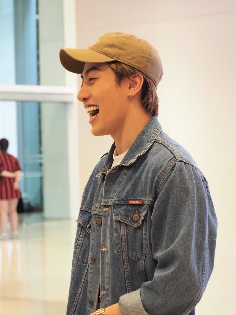 CDPitithan's tweet photo. ทำไมไม่เคยเบื่อที่จะมองผู้ชายคนนี้เลยอะ แบบหยุดน่ารักได้มั้ยหัวใจจะวายแล้ว เวลาไปเจอตัวจริงตามอีเว้นท์นี่ไม่ค่อยอยากอยู่ใกล้เท่าไหร่เจอละเขิลตัวแข็ง ตกหลุมรักซ้ำไปซ้ำมานึกถึงละยิ้มตามอะ งื้อออกำลังใจของเราาาา💓💿 #ซีดีกันต์ธีร์ #CDGT #ซีดีพี่เห็นหนูม้ายยย https://t.co/KAUP5yPBwF
