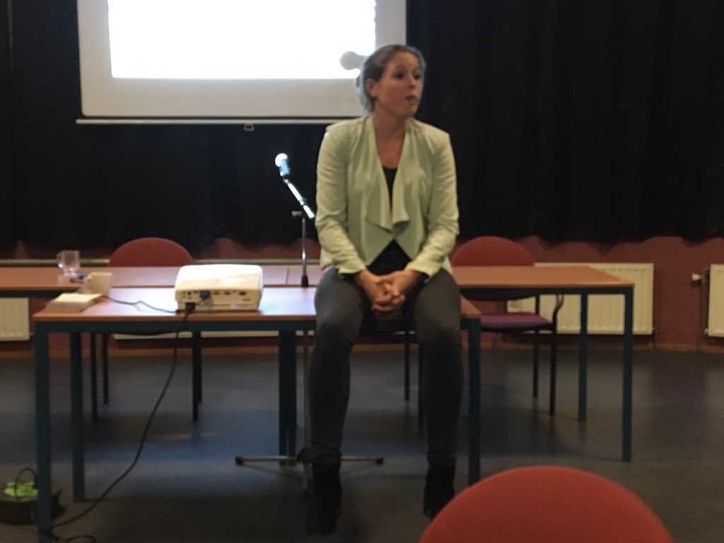 tjallingdeboer's tweet photo. Zo’n 25 bewonersvertegenwoordigers aanwezig bij de informatiebijnkomst van het #SOBOSchiedam in #Wijkcentrumoost Aanbod kwamen o.a het huurteam, woonoverlast en HOW het platform huurders van #Woonplus Dit in het kader van SOBO 2.0 #Schiedam https://t.co/Jz0VU58pv3
