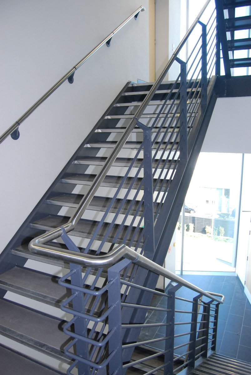 PAD_Contracts's tweet photo. Bespoke metalwork staircase railings by PAD #balustrades #padcontracts #design #architecture #london #architecturalmetal #metalwork #glassbalcony #railings #metal #glassbalustrade #architecture #glassdesigns #stairs #externalstairs https://t.co/fOdbXMt7nH