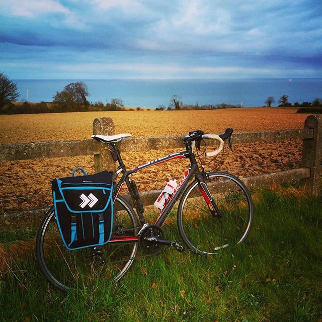 daverooney's tweet photo. Makes for a welcome change from the train πππ΅ #ubercommute #cycling #roadstoride #wicklow #mountains #ireland https://t.co/X6R6Zn0Lx4 https://t.co/Lm4BBSnxqZ