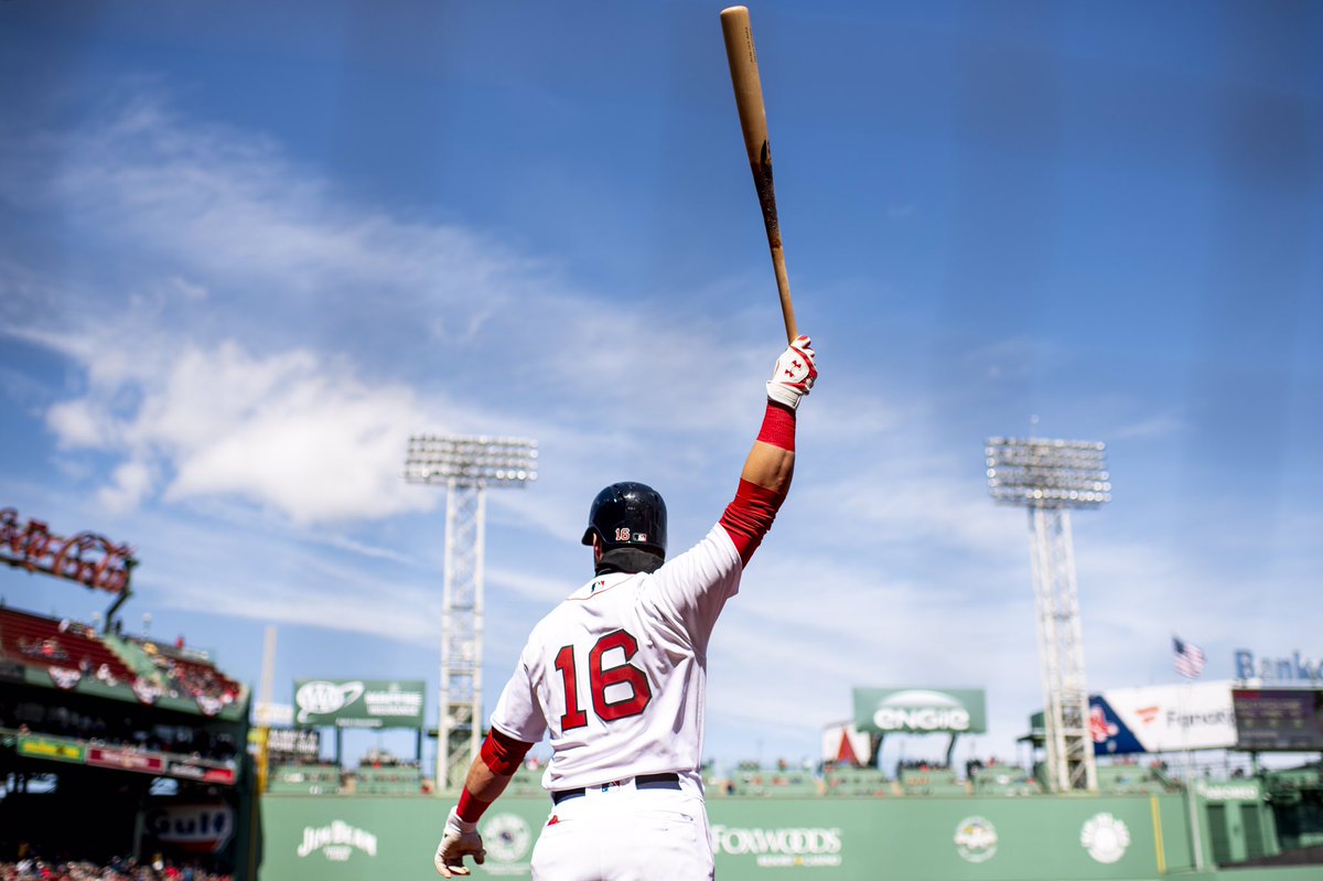 RedSox's tweet image. Let's speed up this off day with a giveaway! 

RT for a chance to win a @asben16 signed ball!