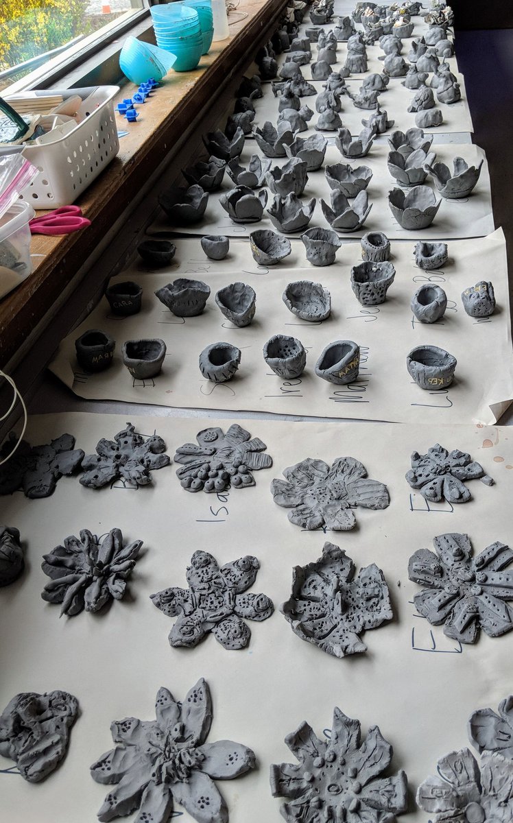 It is so satisfying to see the transformation of a block of clay over 6 hours by 100 creative minds. #clayallday @RES_Roadrunners