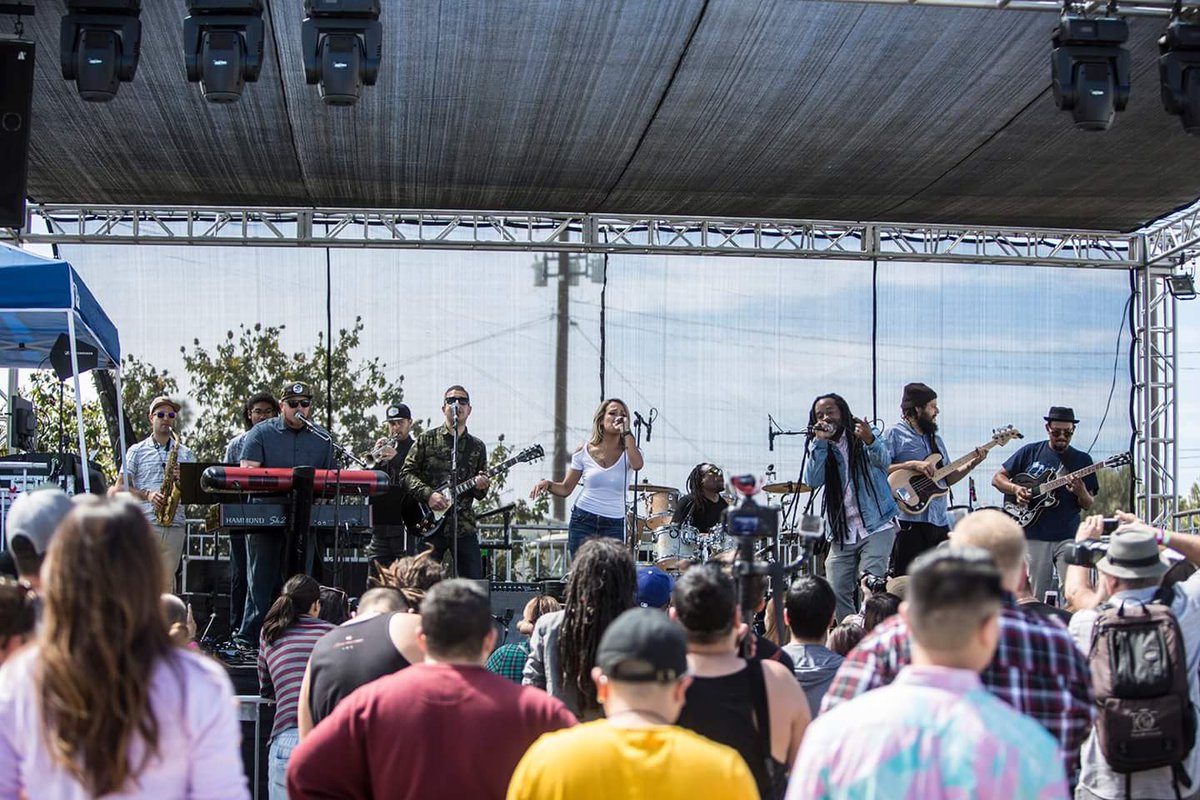 ariseroots's tweet photo. It's always a #blessing when the @HIRIEmusic fam can join us on stage to play #coolmedown.
π·: Kevin B. Lieberman
#β€ππ #hirie #ariseroots #reggae #roots #rootsreggae #regggaemusic #backyardbash #ventura #discoveryventura #california #californiaroots #letsgethirie #πΉ #πΈ #π€ https://t.co/u9lo6FCP1N