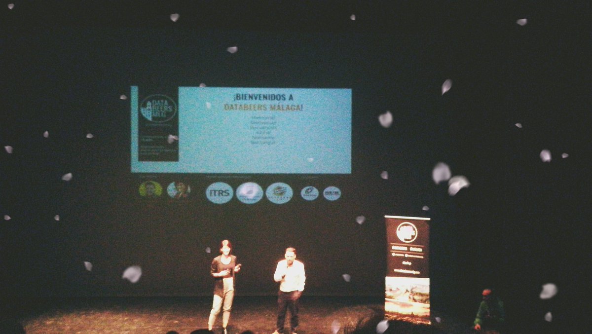 AccArT21_'s tweet photo. @DataBeersMLG disfrutando de #datosycine, #Neuromarketing, #storytelling, #coleccionismo y mucha ciencia @cibermarikiya #echegaray https://t.co/AthU3FNtx7