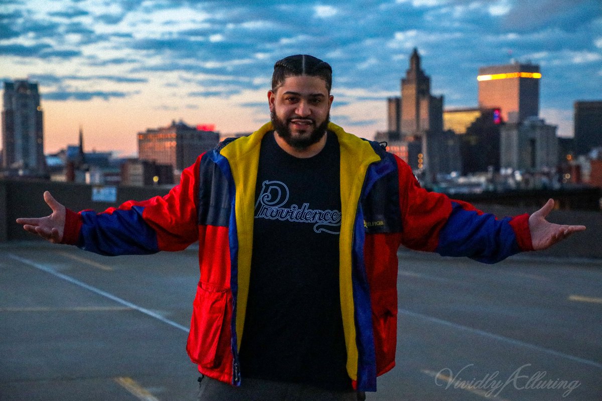 RudeBoyy____'s tweet photo. Listen to @PrinceofPVD's 1st Single Titled โSwervin' Off His R&B Project #CBPVD Due Out Soon! https://t.co/cfrqoiAGXL https://t.co/xhLU0NNipY