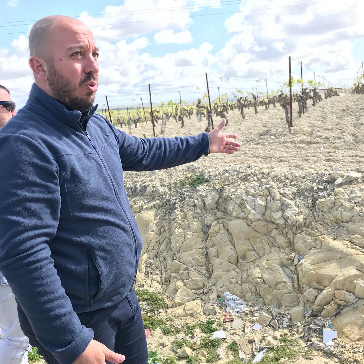 asc_cadiz's tweet photo. Gran #formacion #hoy de la mano de Ramiro ibañez #suelo #terroir #sherry #jerez #sherryfighters #asociacion #sumilleres de #cadiz https://t.co/yAJi877Zz4