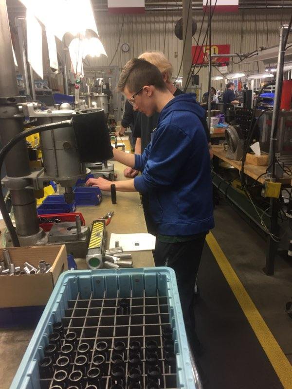 SHSTechClub's tweet photo. Just a few looks from the field trip on 3/23. Took a visit to ITT and we were able to build shock absorbers and learn about the machining process. Look interesting? Join our CIM class next year for a chance to embark on a similar experience! @Mr_Taber1353 @StarpointCSD https://t.co/UnFwglU7MJ