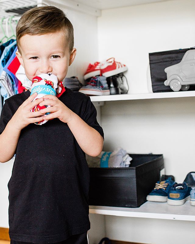 TidySnap's tweet photo. Who’s up for another giveaway? Head over to @crazylifewithlittles IG page to see all the details. And seriously isn't her son just the cutest!
📷 @crazylifewithlittles
#giveaway #tidysnap #homeorganization
#kidswillbekids #organizeddrawers #letthembelittle #clothesorganizer https://t.co/xSm6ASfmgf