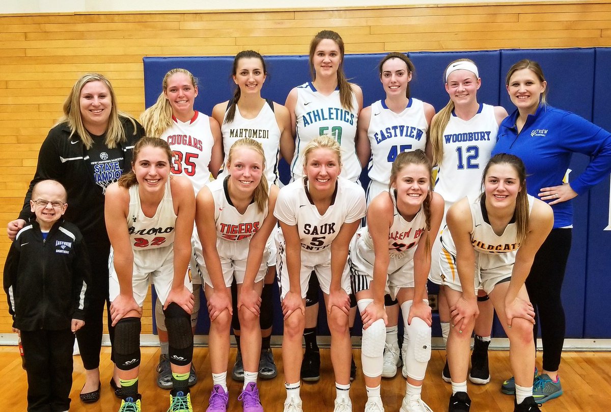 The White team finished the day with a hard fought win over the Blue team 74-70! 6 different players knocked down13- 3's! They were led by @rachelhakes 16 pts &amp; <a href="/54_sydney/">Sydney Stapleton</a> w/ 13pts. #MNallstar2018