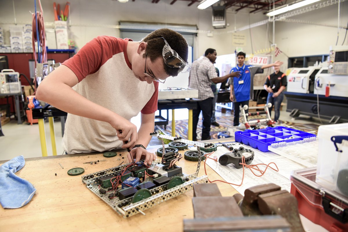 fresnounified's tweet photo. The 2nd annual Career Technical Education Summit is coming up soon! Register here to take part in important discussions about how to develop career pathways for our students: https://t.co/SChUr9xDoj https://t.co/axqwJR2sOB