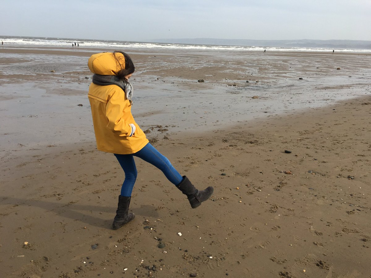 Commiris's tweet photo. @brockwelljunior #active one legged battle balance against the sea breeze and a bit of pebble football! https://t.co/3ddVIxRA8i