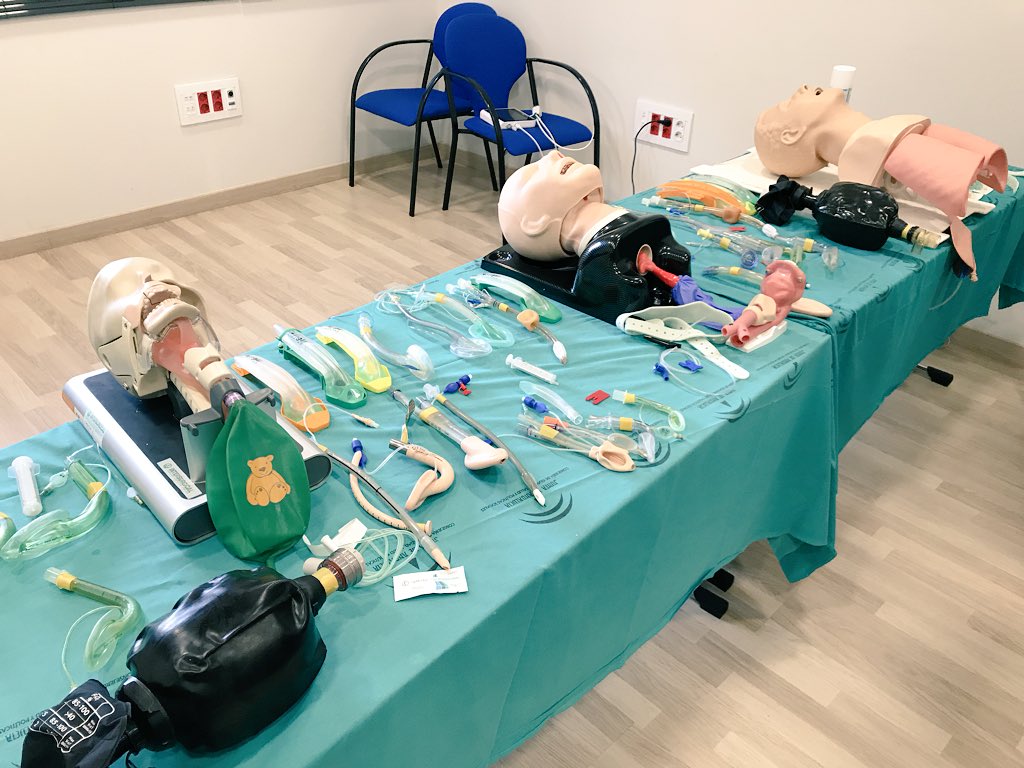 JesusFlores_MD's tweet photo. Primer día del #MIVA en #Jerez 2018... Manejo Básico, Predicción de Dificultad y Dispositivos #Supraglóticos. Mañana más!
Gracias @intersurgical @medcomflow @AmbuUSA https://t.co/cRQ3n7tkvj
