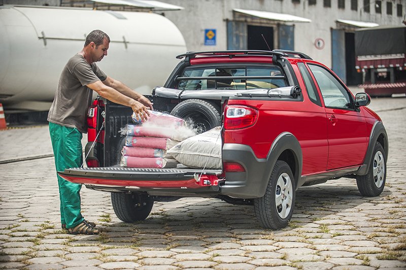 FIATpy's tweet photo. ¡Comodidad y practicidad a un precio accesible! Con #FiatStradaHardWorking en su versión de cabina plus todo eso es posible. #ParaCadaPasionHayUnFiat https://t.co/IBvXUIBuod