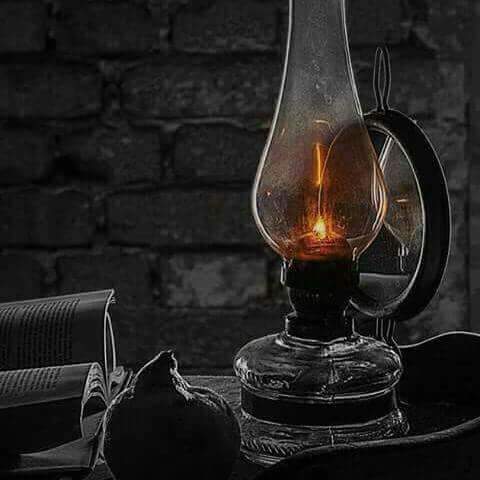 لا يتألم إلا من كان وفيا وصادقا أكثر مما يجب تخسر من أجلهم كل شى وفي النهاية تخسرهم بسبب شكهم وعدم الثقة وعدم الوفاء فاارضاء الناس غايه لاتدرك