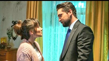 rksnrs's tweet photo. Bu sahnenin biran önce gelmesini istiyorum ya 😍😍 
 #ZeyAl #intikamiçin #YasakElma https://t.co/pQ2dEz1bbh