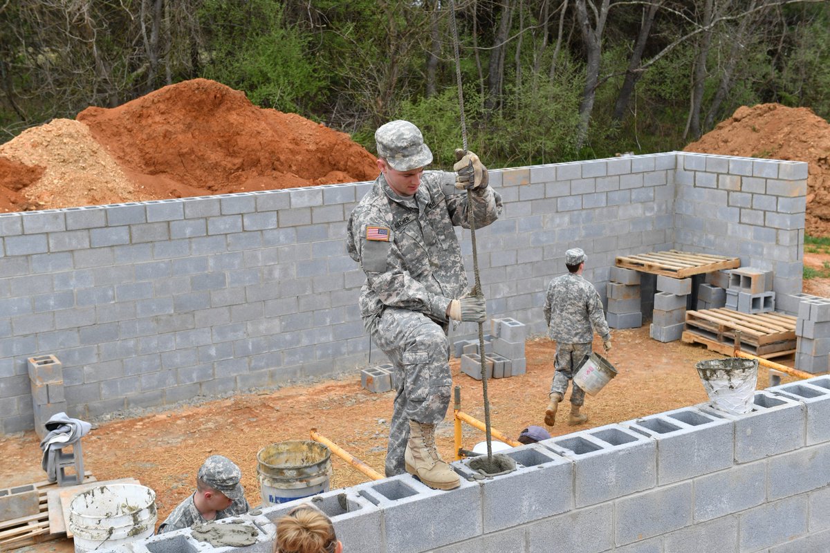 VMI1839's tweet image. During spring Field Training Exercises (FTX), cadets provide community service in Lexington and the surrounding area to organizations like Natural Bridge Elementary, Habitat for Humanity, Lime Kiln Theater, &amp;amp; Waddell Elementary.
#RahVaMil #LexingtonVA #RockbridgeCounty #community