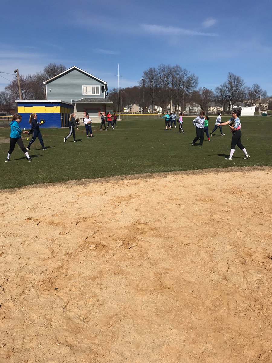 A great day to be on the field! #modifiedsoftball #finallyspring <a href="/CoachCarofano/">Michael Carofano</a> <a href="/RomboutMS/">Rombout Middle School</a> <a href="/BeaconCSD/">Beacon City Schools</a> <a href="/BCSDBulldogs/">Beacon Athletics</a> <a href="/BCSDSoftball/">Beacon Softball</a>