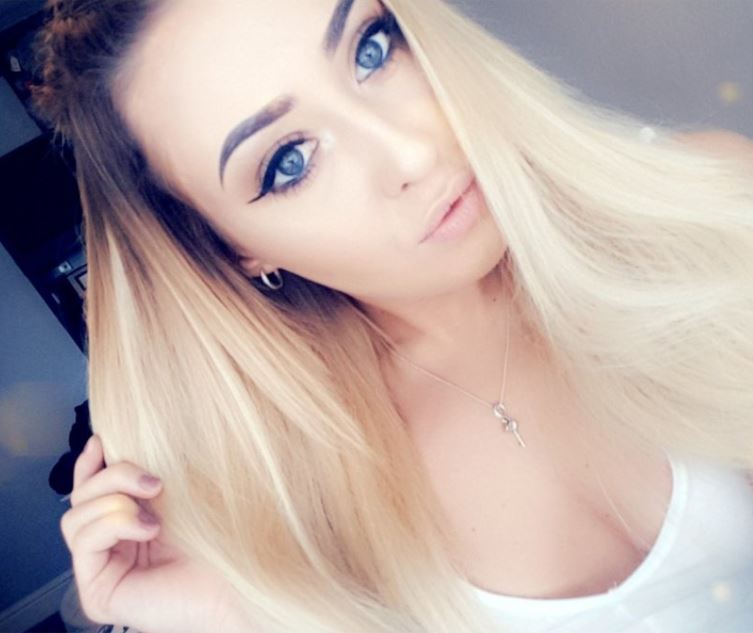 foreverBLONDES's tweet photo. she ADDICTIVE ♥️♥️@GoddessEvie 😍#blonde #sheOWNS #GORGEOUS 😍😍 https://t.co/6CKdHO8gV3