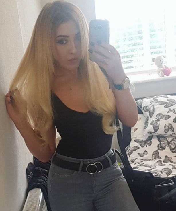 foreverBLONDES's tweet photo. she ADDICTIVE ♥️♥️@GoddessEvie 😍#blonde #sheOWNS #GORGEOUS 😍😍 https://t.co/6CKdHO8gV3