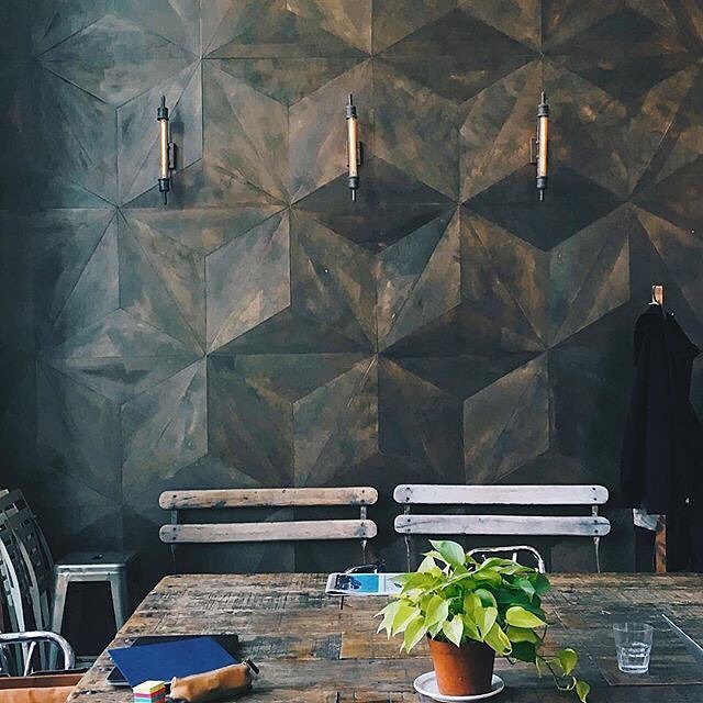 darkhorsecafe's tweet image. Come sit with us 🙌☕️❤️
@vuvugela
#darkhorseespresso #torontocoffee #communaltable #coffeeshop ift.tt/2GKFemi