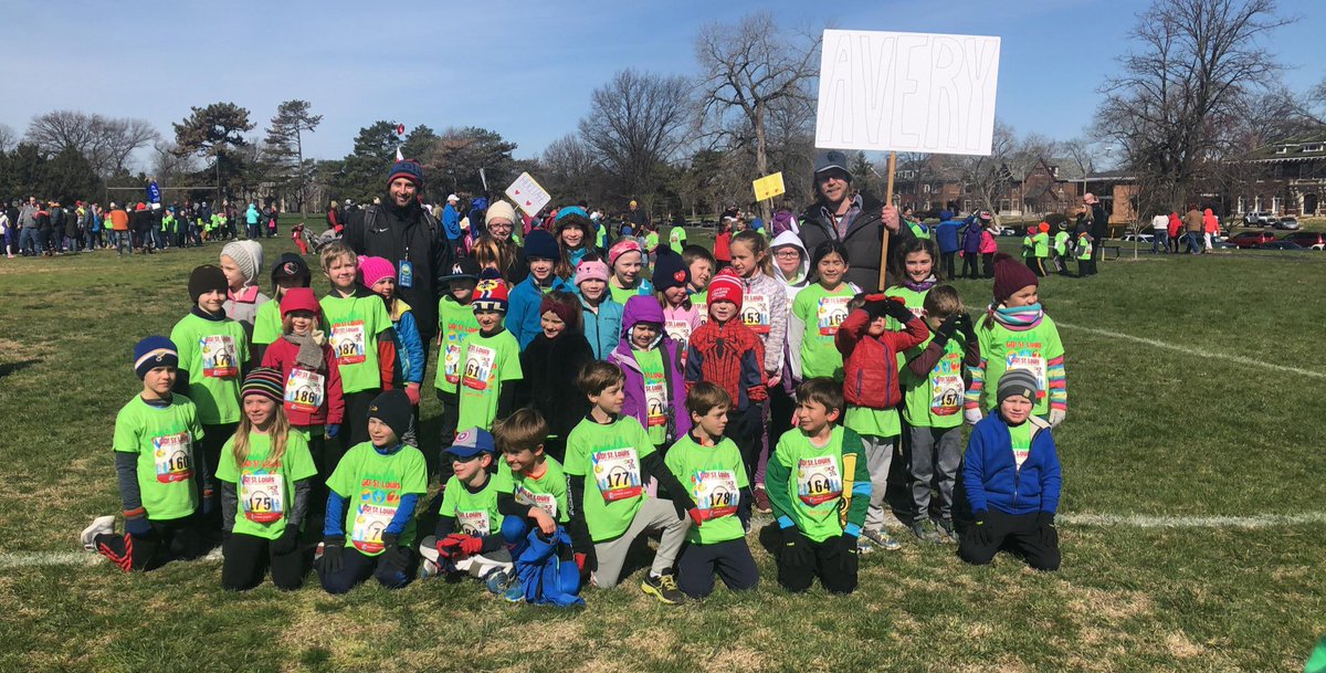averypewg's tweet photo. Read, Right, Run Marathon this past Saturday @ Forest Park. It's the 1st year we've needed coats, but still a great time. #averyway https://t.co/WJWxPp2bTB