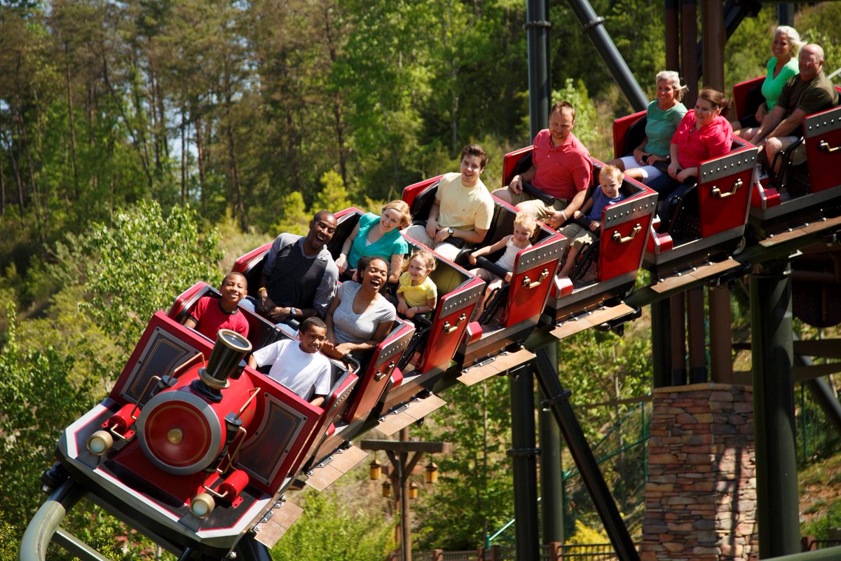KeystrokesByKim's tweet image. Dollywood is more than just a theme park. It’s a family vacation experience filled with world-class rides, gorgeous scenery, delicious southern-style food, and hospitality that is unmatched at any other vacation destination. #Sponsored bit.ly/2H5eEDR :-)