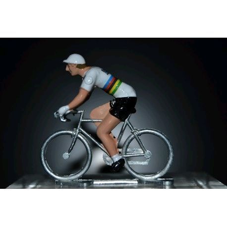 Petitcycliste's tweet photo. Peter Sagan Champion du monde 2017/2018 - Petit cycliste https://t.co/sz3Yl61OGJ #worldtour . And some more to come #continentalpro #continental #cyclisme #ParisRoubaix https://t.co/t4JhkBdTNX