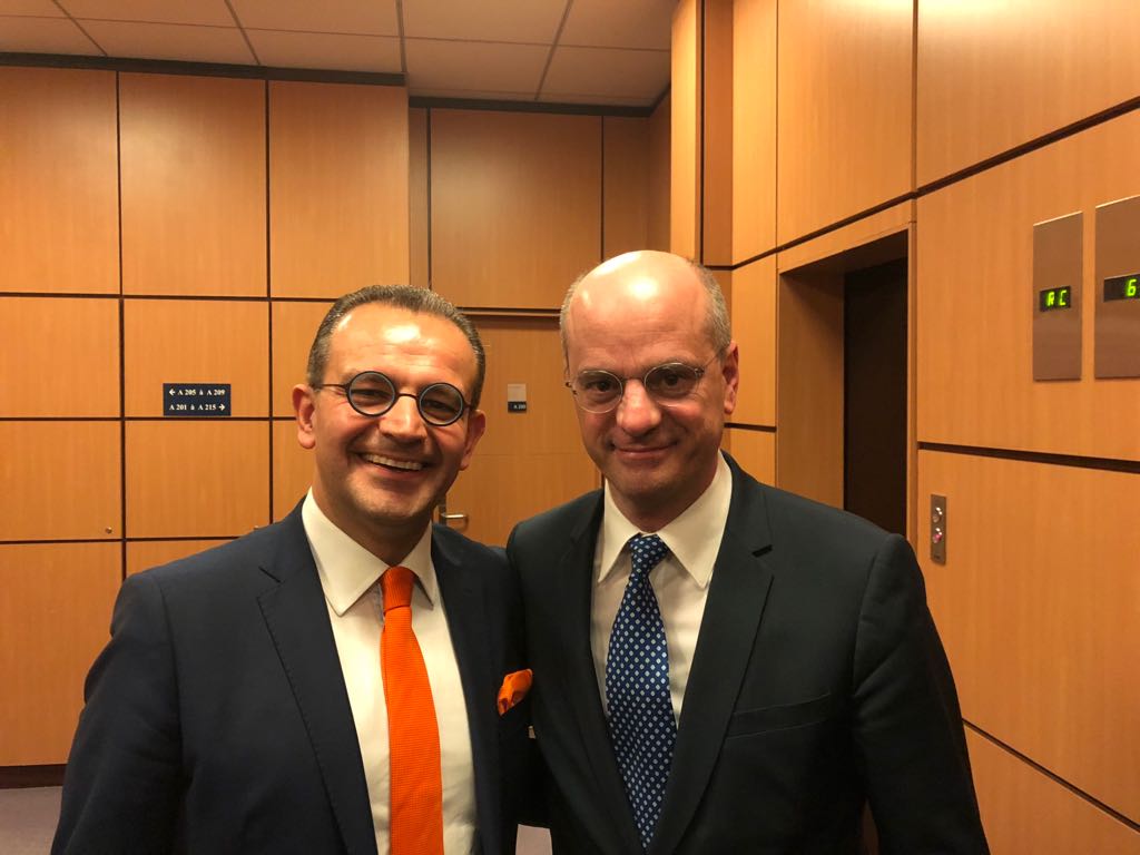 VVinzi's tweet photo. Ravi d’accueillir le ministre @jmblanquer chez lui a l’@essec ce soir pour #lesmardis ! https://t.co/Tb60m5q6sd