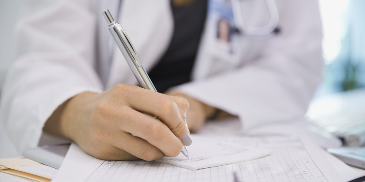 ShawnCJonesMD's tweet photo. Overcoming burnout from a female physician's perspective - a beautiful letter, @DrRomie! RT @DrRomie: I experienced physician burnout. Find out what I would do differently. #BrainDoctor #PhysicianBurnout https://t.co/x5UT8iWIX6 https://t.co/kdpq8NHmbH