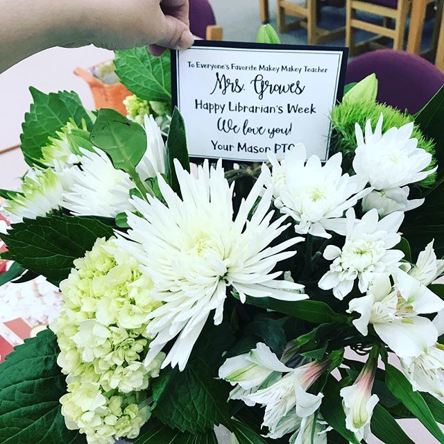 Wowza! Look at these beautiful flowers from my PTO! Happy #schoolibrarymonth! Thank you amazing PTO!#storyofmason #librariesmatter ift.tt/2qiTfgJ