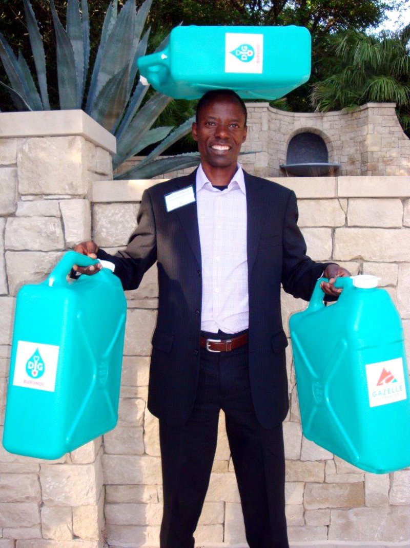 One month left until our annual Spring for the Water event! Sip, eat and help us raise money for 2 water projects in Burundi, Africa. Your ticket includes food, drinks, live music and more importantly, changing communities for life. Get 'em here: bit.ly/2GIOvXR #S4TW