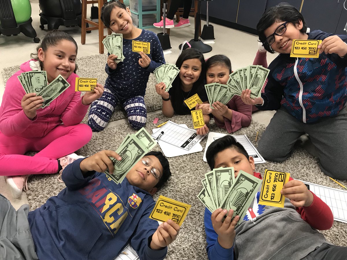 msruiz1ro's tweet photo. Teaching how 2 use a creditcard wisely!Telling them how Ms. Ruiz CC can’t be erased n forgiven🤑@Mastercard @Visa @AmericanExpress @ShandsES https://t.co/9CP9WepELu