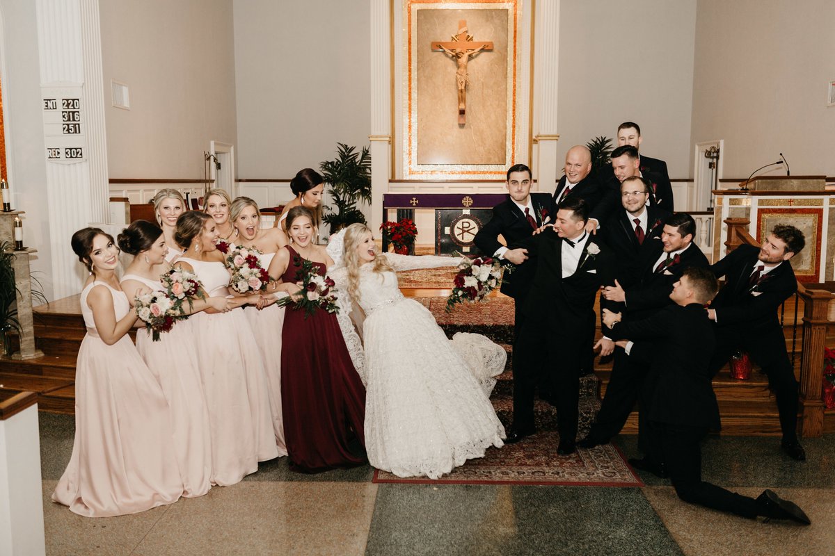 Kelly_Zoch_Read's tweet photo. Since I haven't been on in 8 months... I thought I'd announce to Twitter I'm married.... #foralmost4monthsnow ❤️ https://t.co/XttguFxkq5