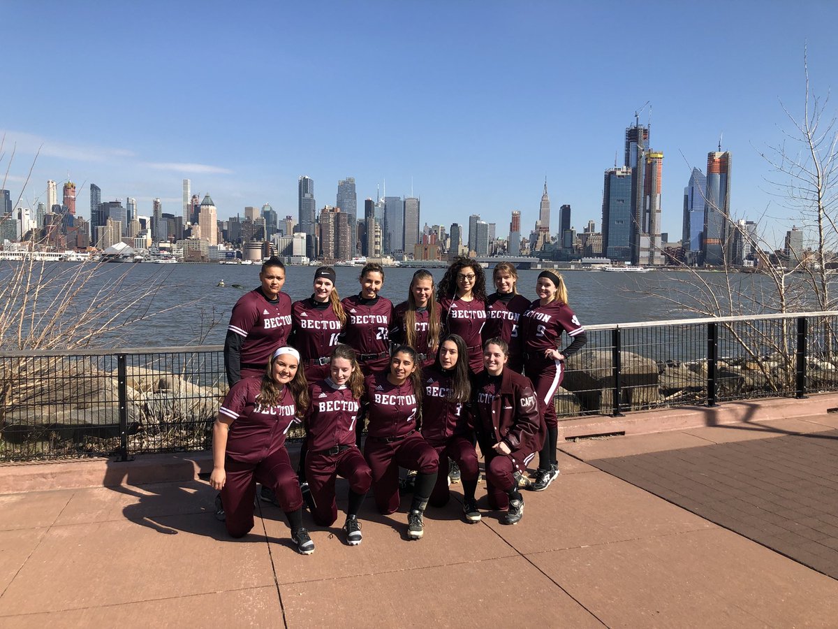 BectonSoftball's tweet photo. A beautiful day for #softball with a stunning view! It’s game time !! ⚾️🐾 #bectonSoftball #BectonAthletics https://t.co/urzRNNVZtm
