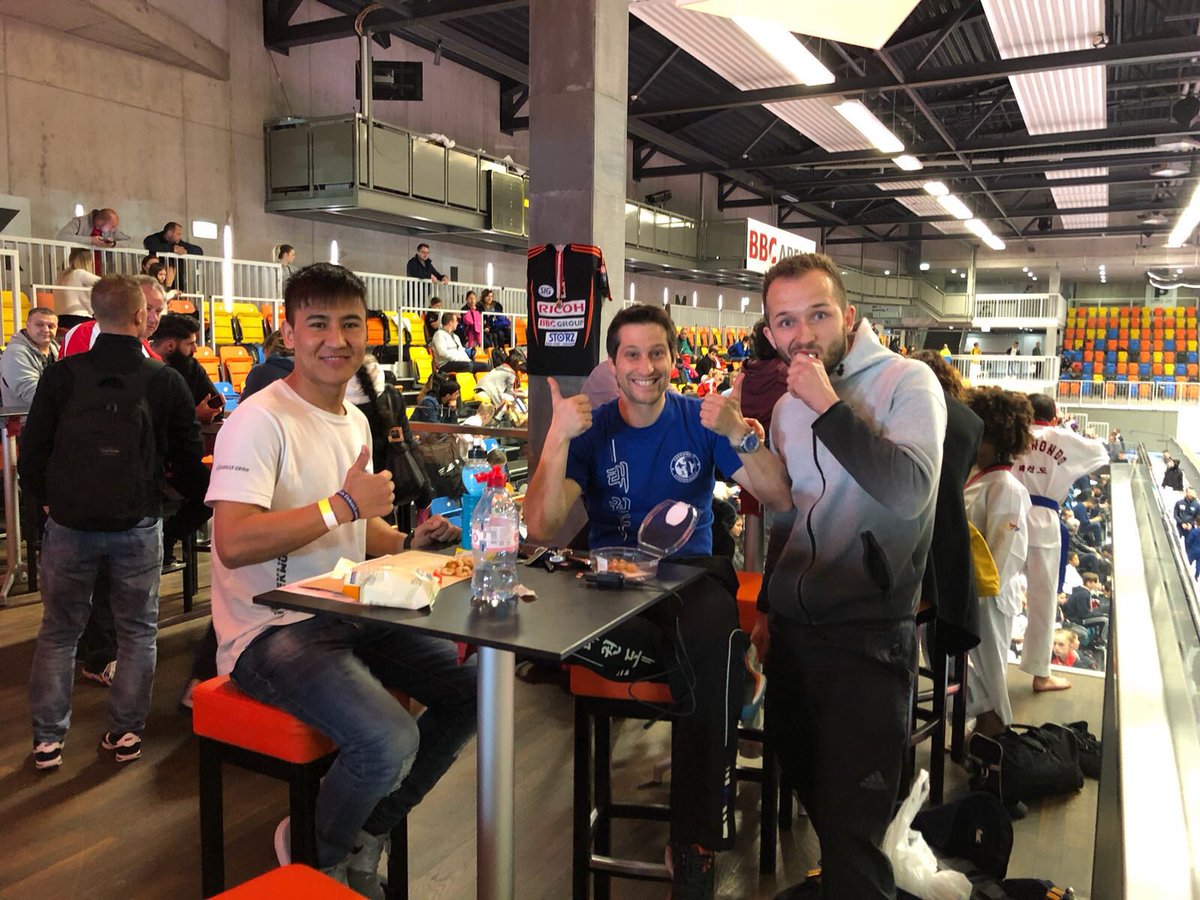 یک روز به یاد ماندنی با دوستای ورزشی ام در روز مسابقات تکواندو