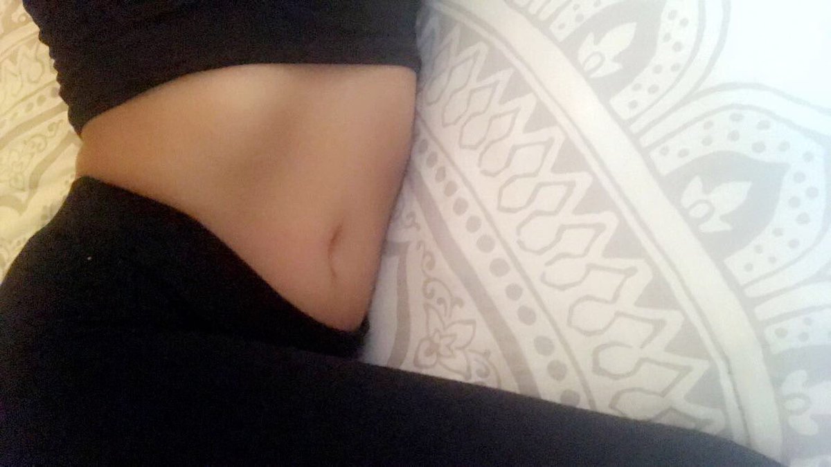 serineyhaha's tweet photo. y’all this is MY tummy i’m trippin #52lb⬇️ https://t.co/6isi1zkKZc
