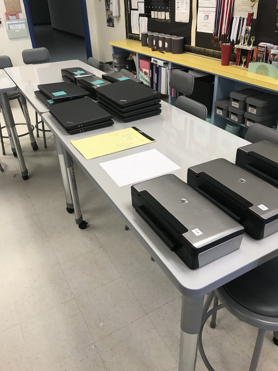 BearsATeam's tweet photo. That moment you realize all work preparing for a regional level contest means you have a LOT of kids going. #worthit #allthetech #gobears #compapps #journalism #extemp #happyheart @AskHaley @1DrivenByVision @chad41wilson 🖨💻 https://t.co/YfhWFZNB9A