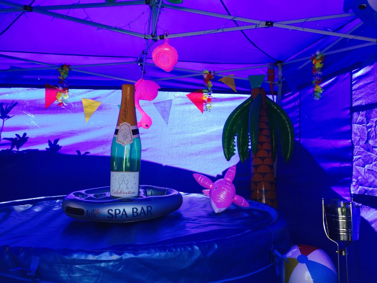 SHhottubhire's tweet photo. Treat yourself and your friends to a night in with a difference with one of our party packages. Weekend hire from £140.
#sthelenshour https://t.co/Oc2ZpaEEUR