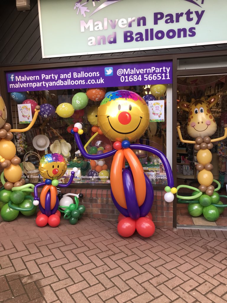 MalvernParty's tweet photo. We would love to build  you a balloon animal or story, tell us know what you would like designed? #worcestershirehour #MalvernHillsHour https://t.co/svSDLJLsvx