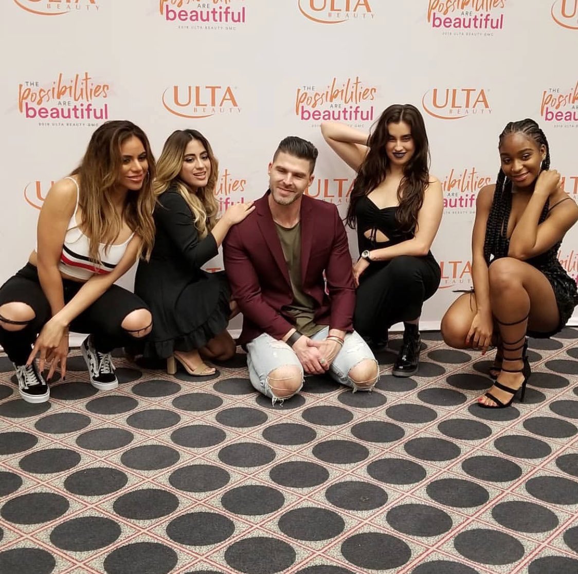 FifthHarmonyUPL's tweet photo. Fifth Harmony na Instagramie shaunbrezanin https://t.co/N29F7IMGQj