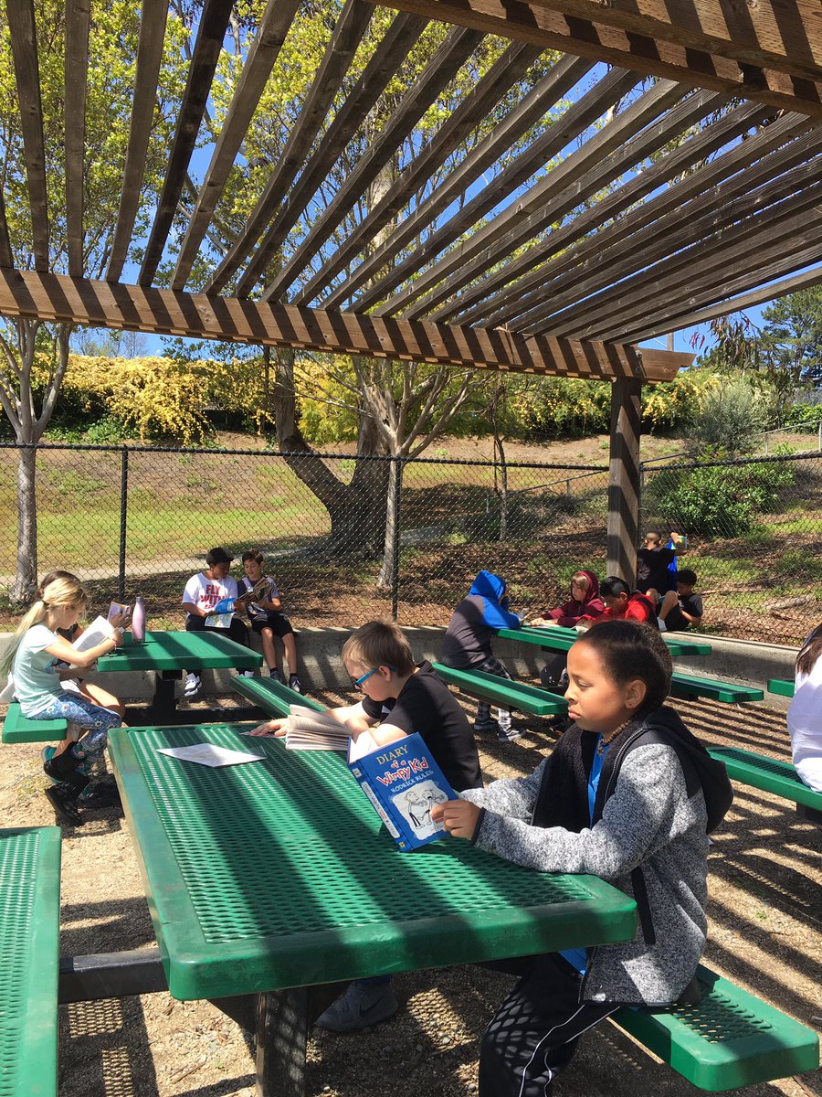 mrspetrellese's tweet photo. Enjoying this beautiful weather with some silent reading outside! https://t.co/XaTxcvsNZH