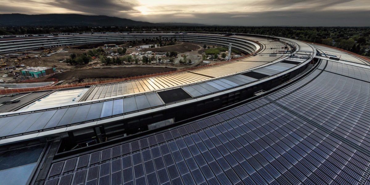 9to5mac's tweet photo. All Apple operations now run off 100% renewable energy https://t.co/SvLScikYrk by @bzamayo https://t.co/kPL8S4jdhR