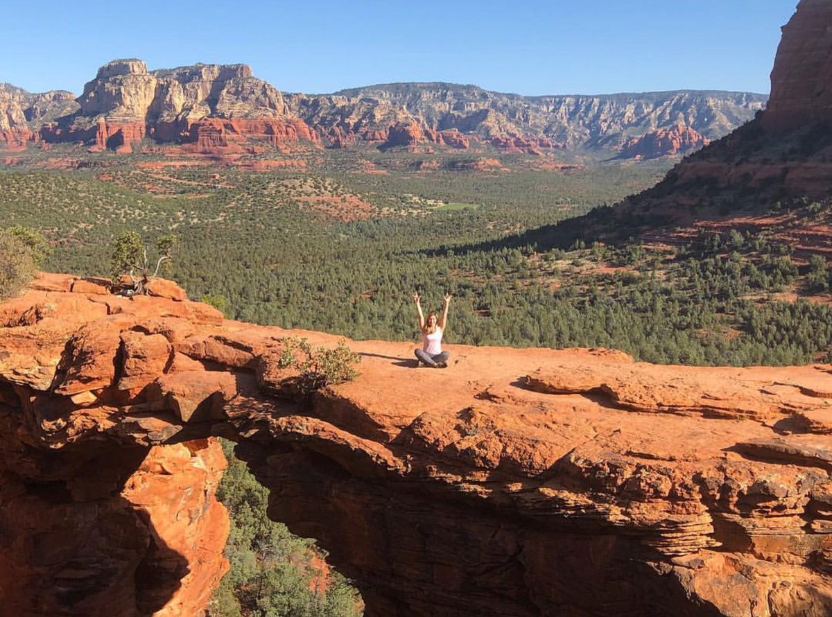 FalconGuides's tweet photo. Exec editor @ursulacary conquers Devil's Bridge! #sedona #arizona #hiking #falconguides #optoutside #energyvortex #devilsbridge https://t.co/Vzqg1Cmc7x