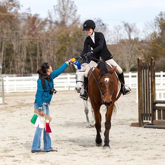 WMEquestrian's tweet photo. Extending a big congratulations to Logan Bishop (pictured capturing the blue at this year’s home show! 🥇) for a successful ride in Novice Fences at Zone Finals this past weekend! We are so proud of you, Logan! #rideihsa https://t.co/qFVNJl6Xwq https://t.co/pKQki4ePyt