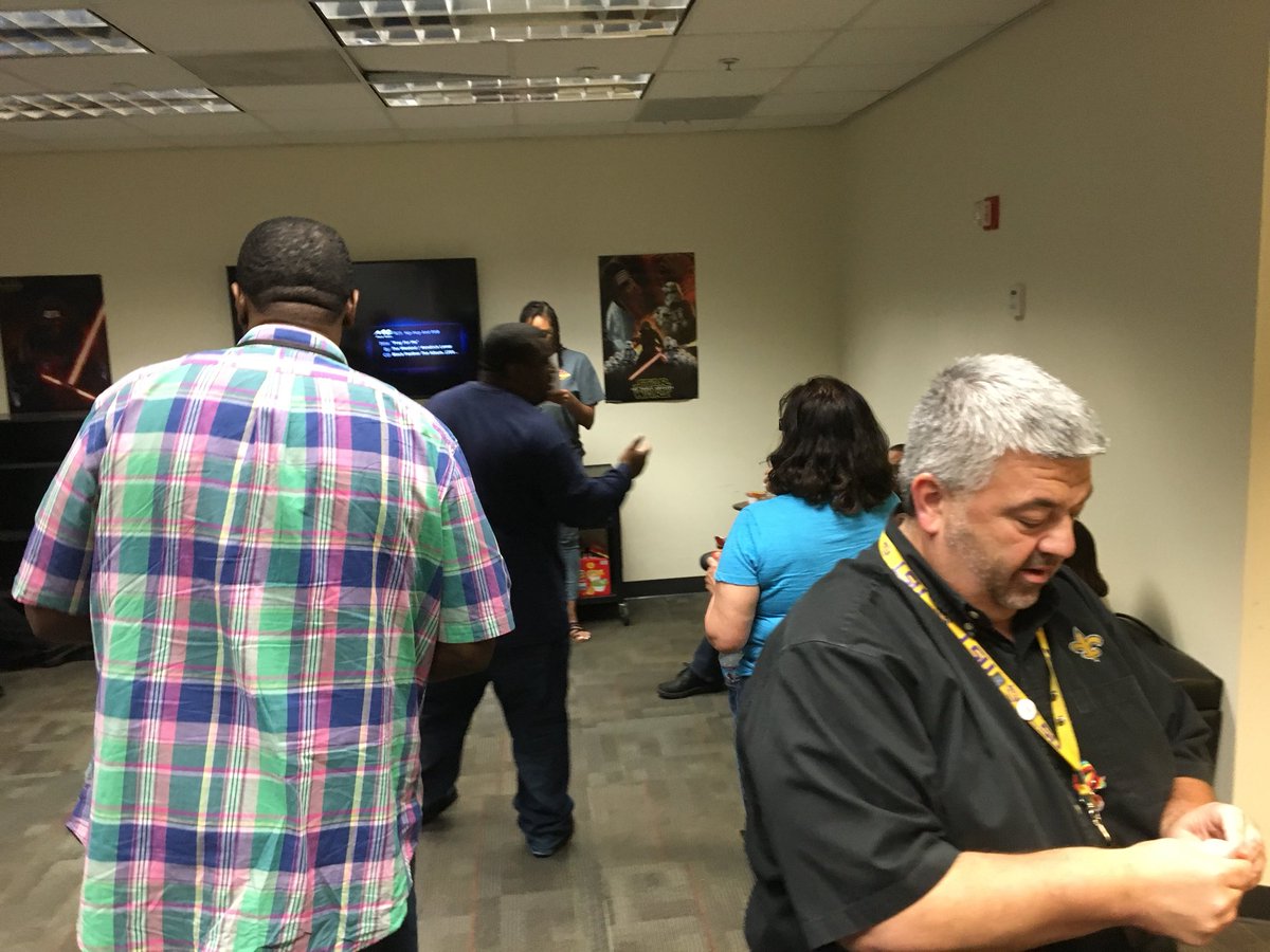 MoniqueR1997's tweet photo. Team Orlando loving No Call Out Monday Fun days...@sjalbert1210 @erichorvath_ @Core4Orlando https://t.co/HbYLnVVIZ4