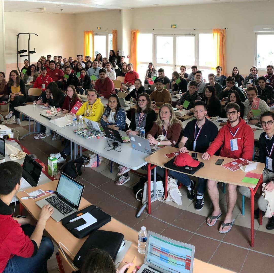 AssoDroitDijon's tweet photo. Bonjour, 
L’ADD devient membre active de @fede_ARES par un vote en CA ce week-end à Avignon.  
L’ADD s’engage avec cette fédération pour apporter aux étudiants, une aide précieuse pour la vie sur le campus et la réussite des études. 
Bonne réussite et bonnes révisions ! https://t.co/oynZyW9DQP