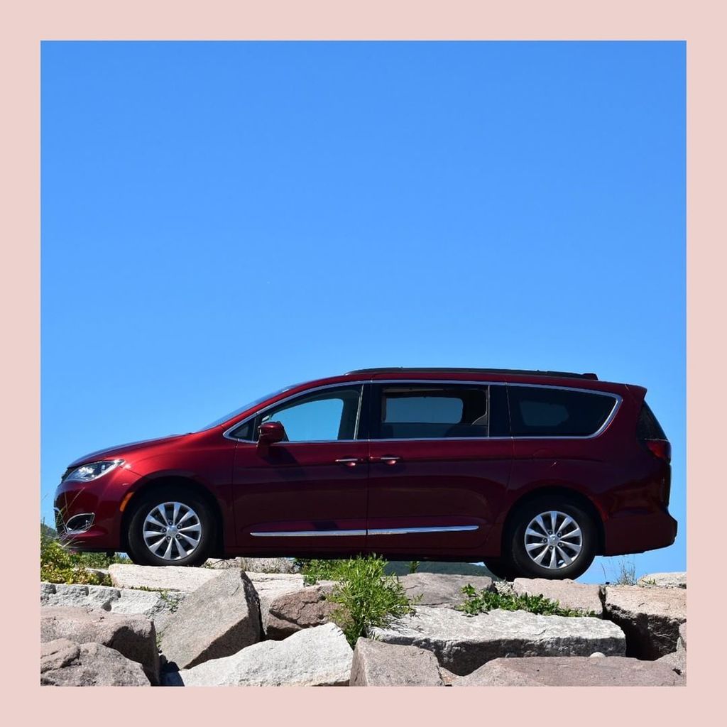 _________beast's tweet photo. Style with a side of sky. 📸: Brooke H. #Chrysler #ChryslerPacifica #Pacifica #adventure #vangoals #somuchspace #instavan #explore #roadtrip #cars https://t.co/AAdtTK3HOc Chrysler https://t.co/fvc3Umo85l